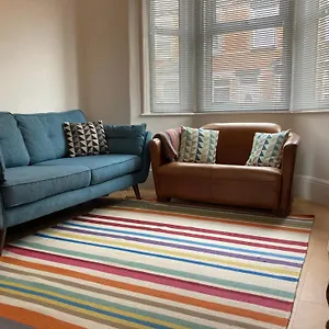 https://3-bedroom-victorian-house-close-to-city-centre.exeterhotels.net